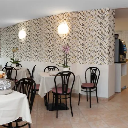 莱蒂齐亚酒店 3*