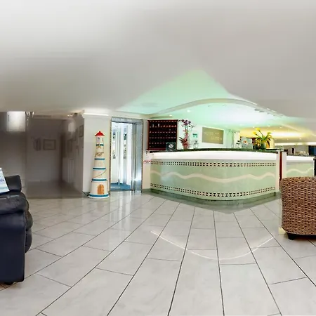 Hotel Letizia 3*